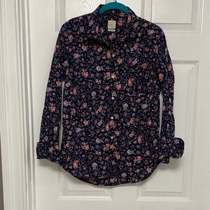 The Fitted Boyfriend navy blue floral button-down shirt